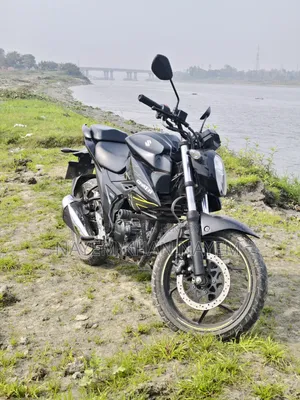 সুজুকি জিক্সার এসএফ ২০২২ ব্ল্যাক