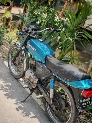 Suzuki ১৯৯৯ নীল