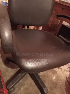 Otobi Chair