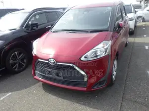 Toyota Sienta 2021 Red