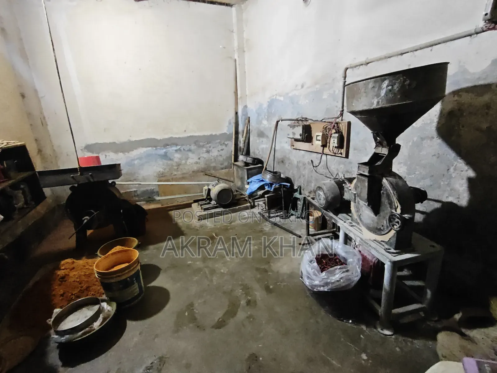 Turmeric, Chili, Rice Machine