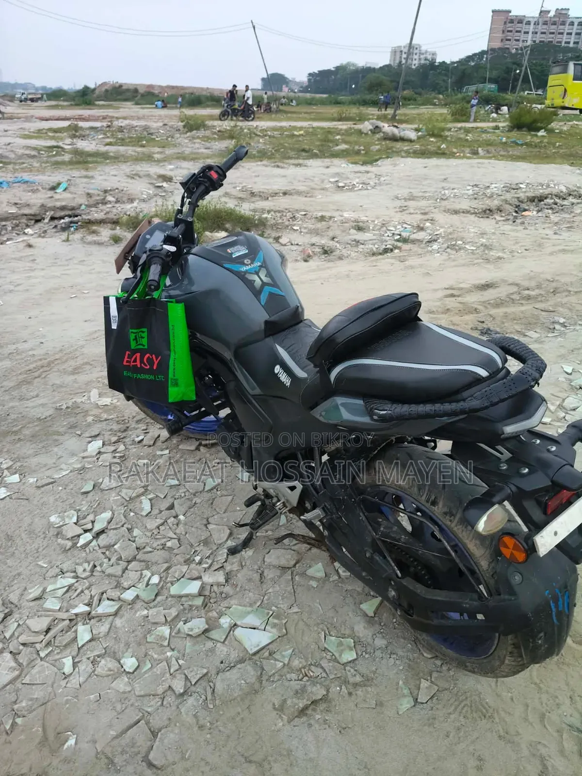 ইয়ামাহা ২০২৪ নীল