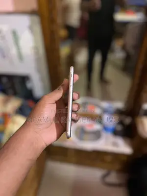 Apple iPhone SE (2022) 64 GB White