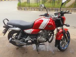 Bajaj V15 2017 Red