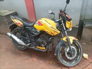 TVS Apache RTR 160 2V 2016 Yellow