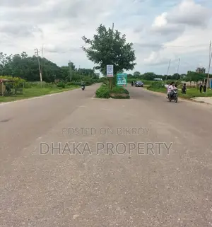 সেক্টর-২৫ এ ৩০/১৫০ ফুট কর্নার ৩ কাঠা দক্ষিণ/পূর্বমুখী জমি