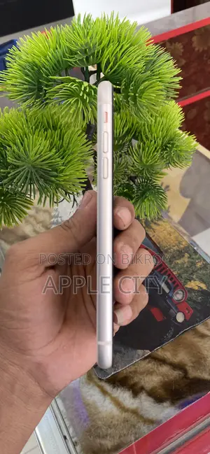 Apple iPhone 11 128 GB White