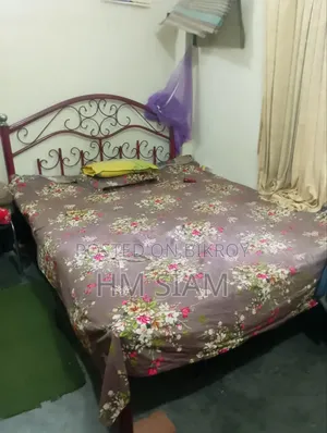 This bed is a very good bed, selling due to some financial problems