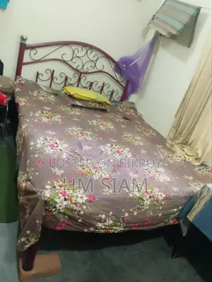 এই খাট্টি হচ্ছে খুব ভালো একটি খাট কিছু টাকার সমস্যার জন্য বিক্রয় হবে