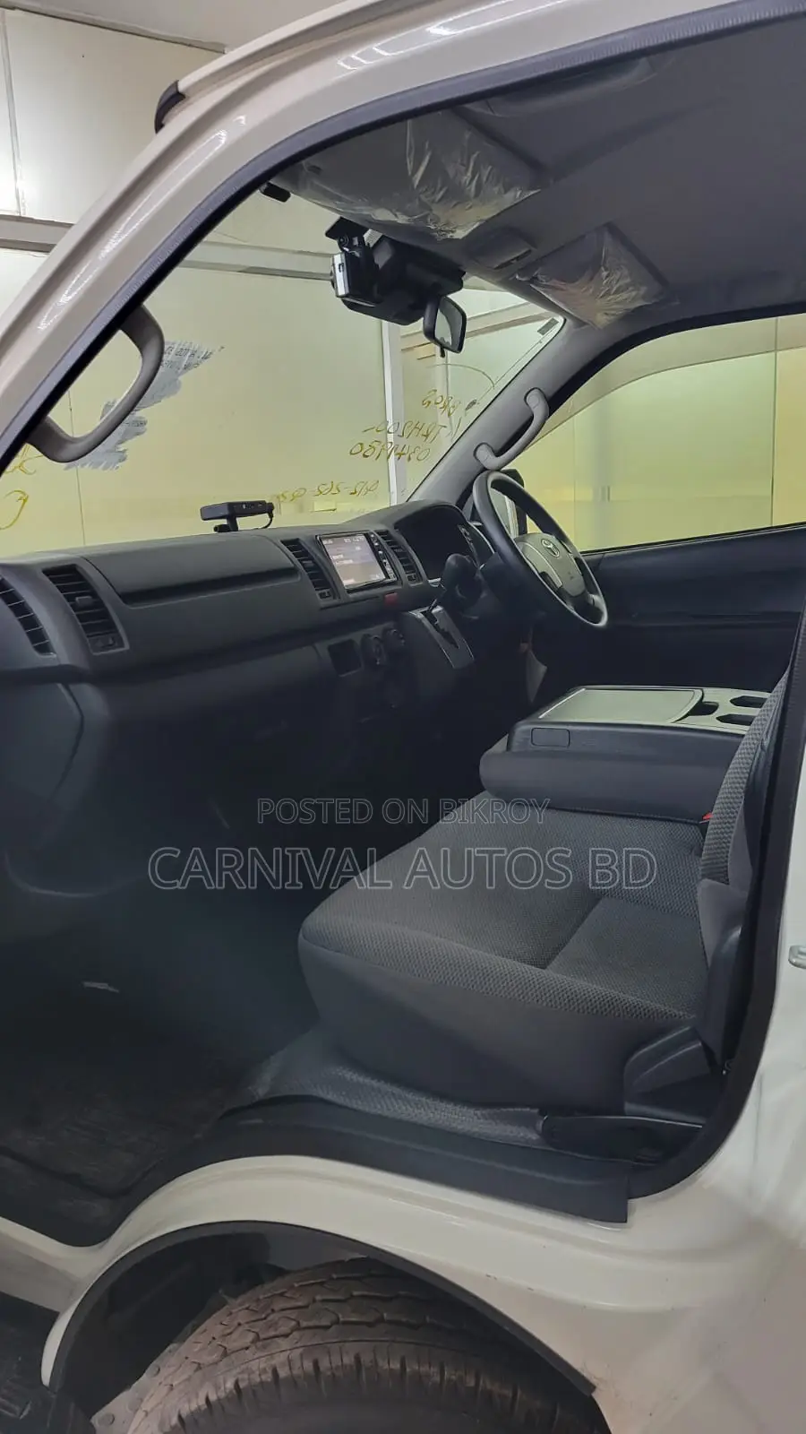 Toyota HiAce 2021 Black