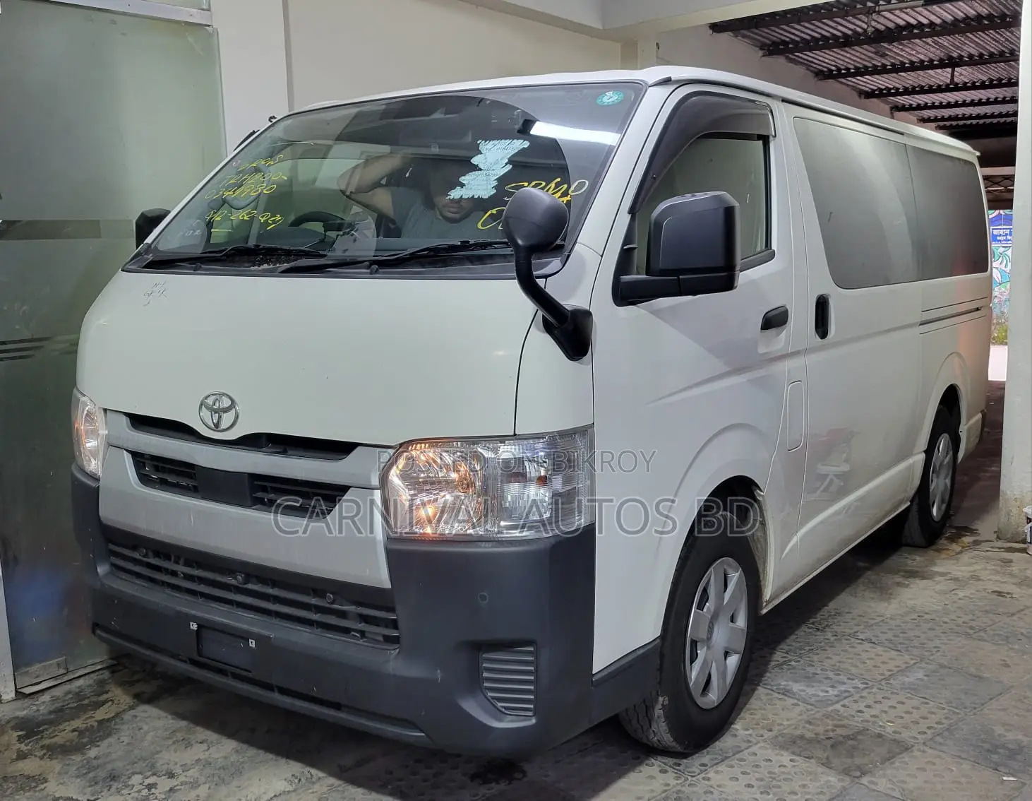Toyota HiAce 2021 Black