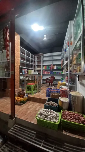 Shop for rent including goods and decoration.