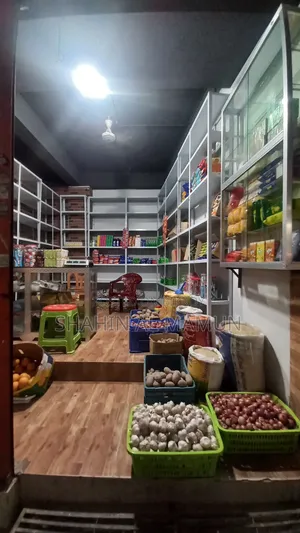 Shop for rent including goods and decoration.