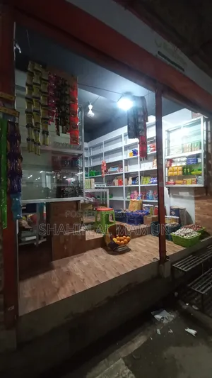 Shop for rent including goods and decoration.