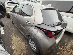 Toyota Yaris 2021 Brown
