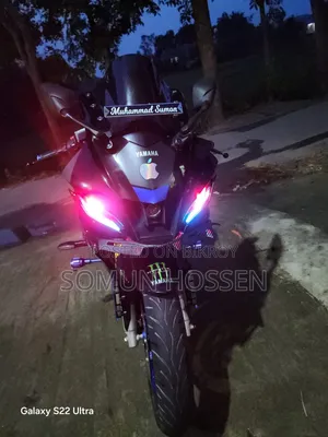 Yamaha 2025 Black motorbike