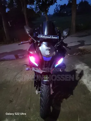 Yamaha 2025 Black motorbike