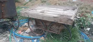 চার চাকার ভ্যান গাড়ি