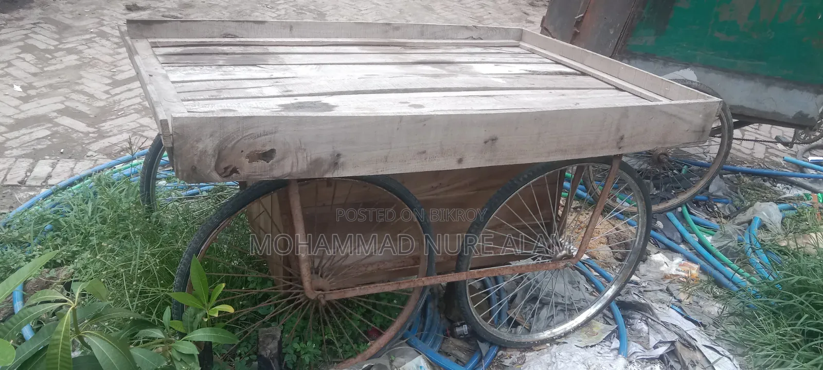 চার চাকার ভ্যান গাড়ি