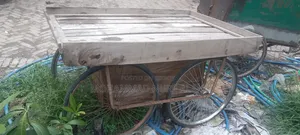 চার চাকার ভ্যান গাড়ি