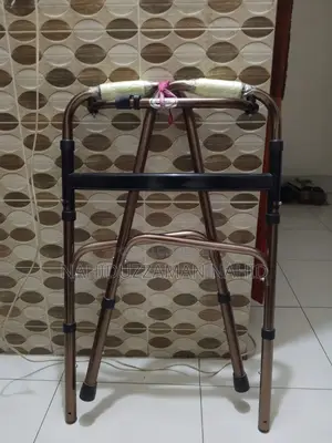ফোল্ডিং ওয়াকিং ফ্রেম / ওয়াকার (Walker) - প্রায় নতুন