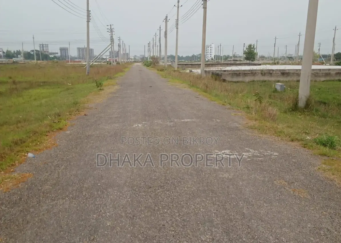 60ft 3 Katha Metro Station West at Sector-17/E