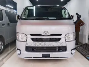 Toyota HiAce 2021 Silver
