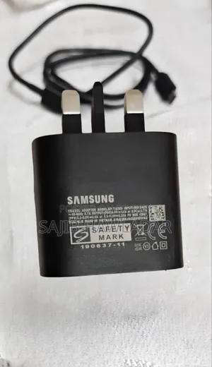 স্যামসাং ৩ পিন ২৫ ওয়াট সুপারফাস্ট চার্জার
