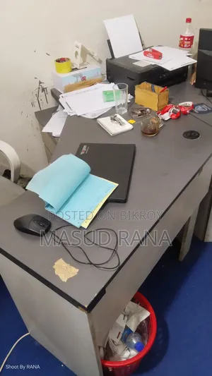 কম্পিউটার টেবিল