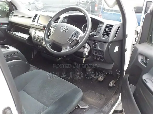 Toyota HiAce 2020 White