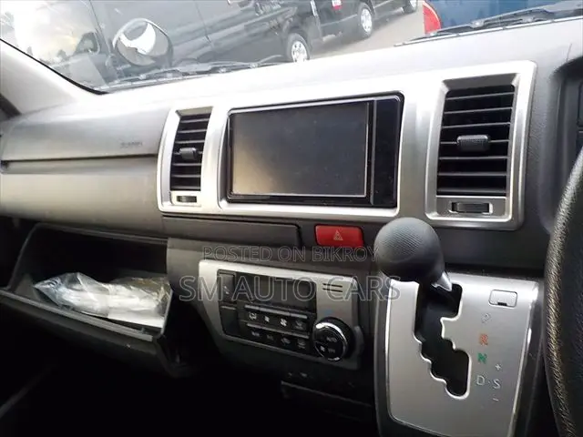 Toyota HiAce 2020 White