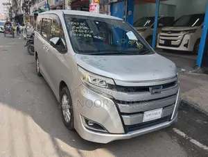 টয়োটা নোয়াহ ২০২১ সিলভার
