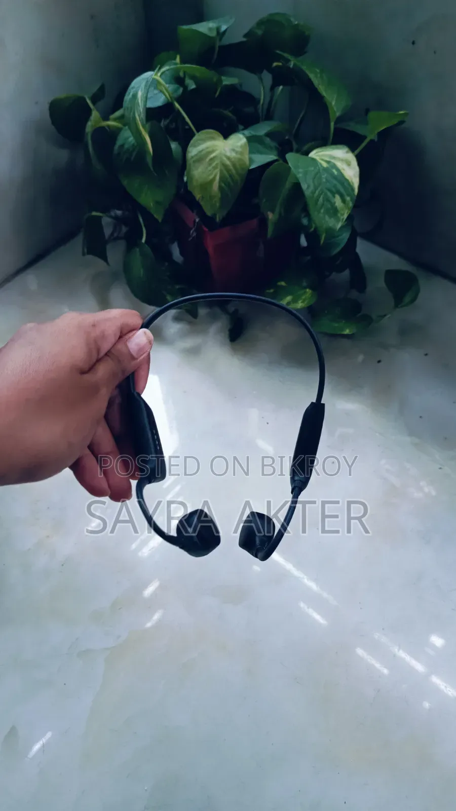 Riro Open Ear Headphone With Magnetic Charger