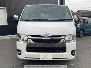 Toyota HiAce 2021 White