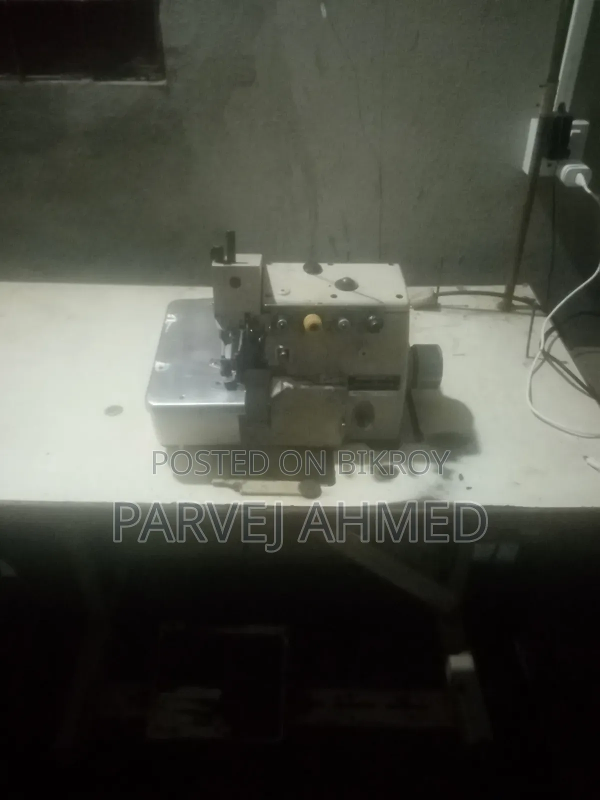 ওভারলক সেলাই মেশিন