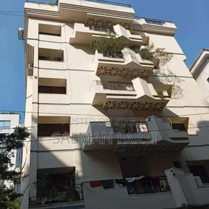 গুলশানে সাত কাঠা জমির উপর সাত তলা ভবন