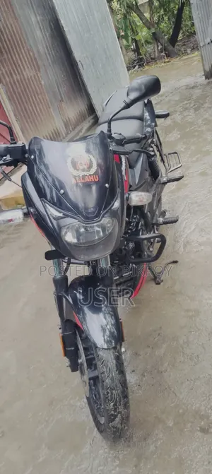 নতুন বাজাজ পালসার ১৫০ ২০২২ কালো