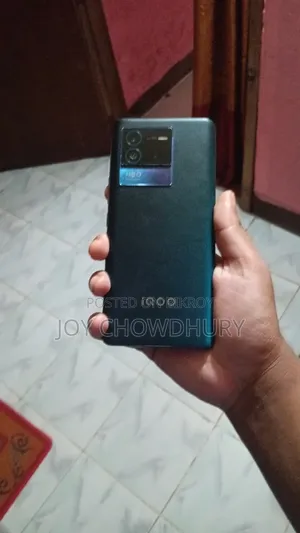আইকিউওও ২৫৬ জিবি নীল