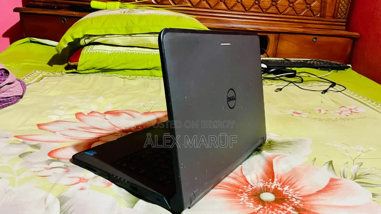 Laptop Dell Latitude 3350 4GB Intel Core I5 eMMC 500GB