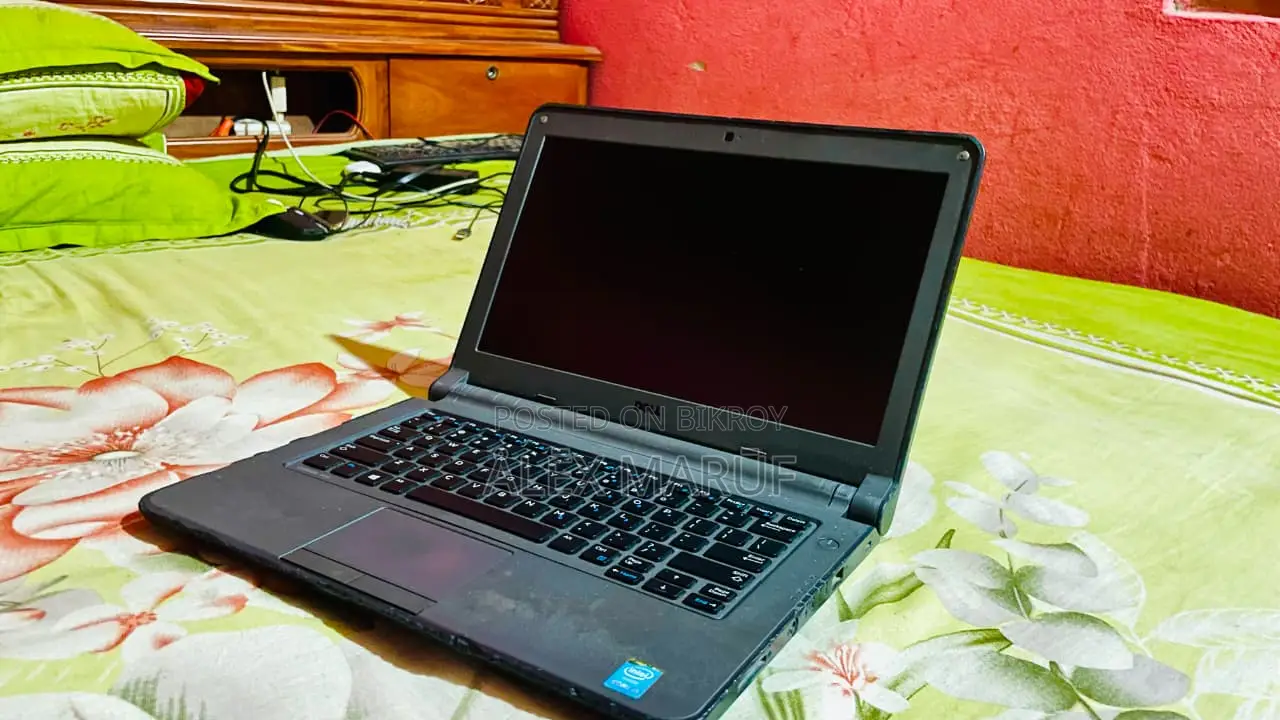 Laptop Dell Latitude 3350 4GB Intel Core I5 eMMC 500GB