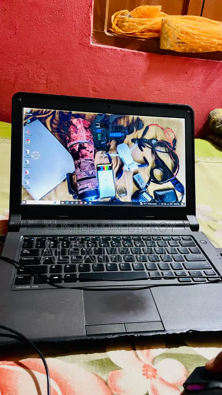 Laptop Dell Latitude 3350 4GB Intel Core I5 eMMC 500GB