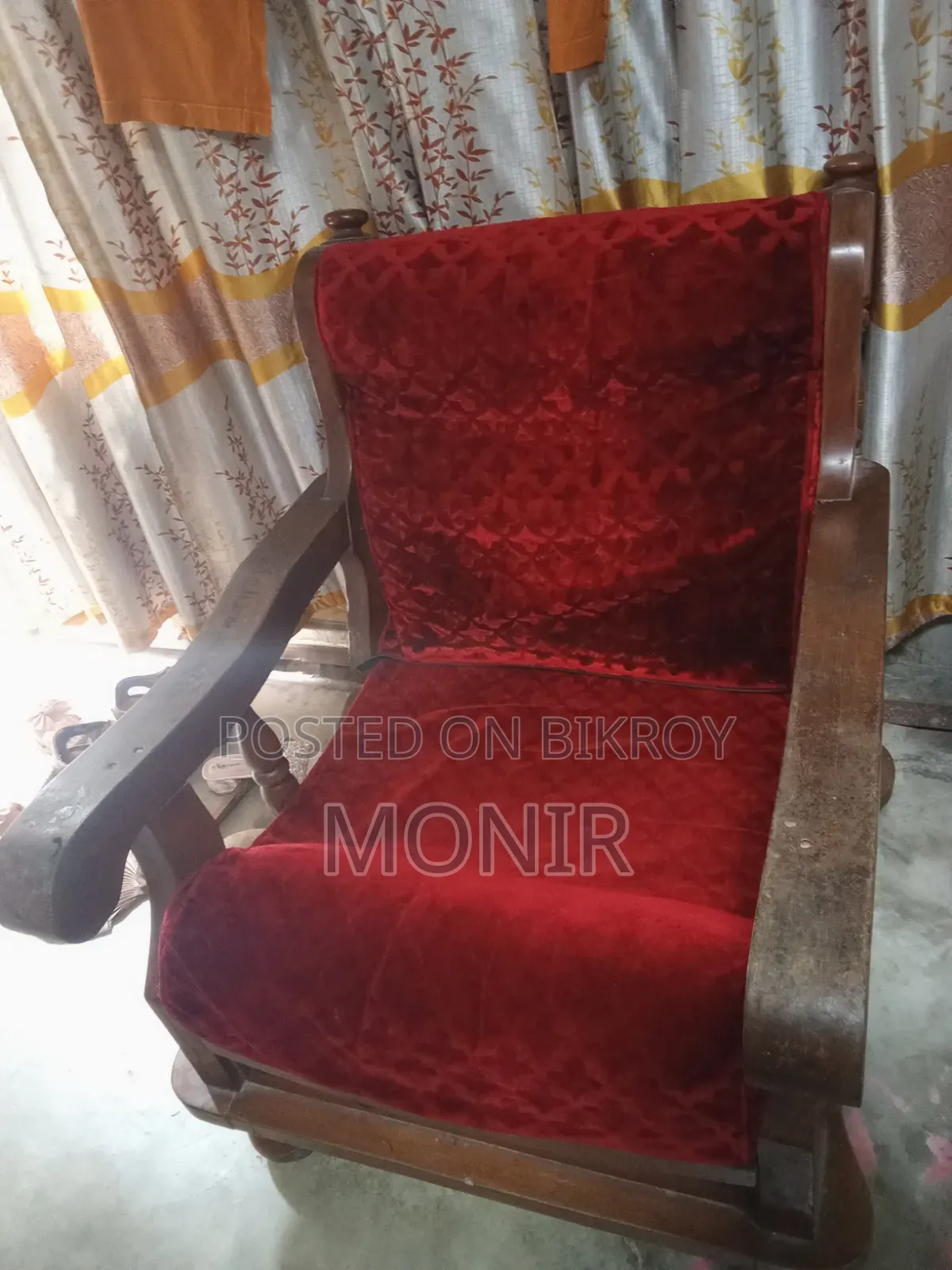 কাঠের সোফা
