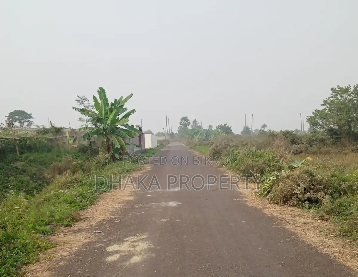 সেক্টর-২৩ এ ৩ কাঠা লেক পার্ক সাউথ