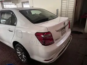 Toyota Axio 1.5 Hybrid 2WD 2018 White