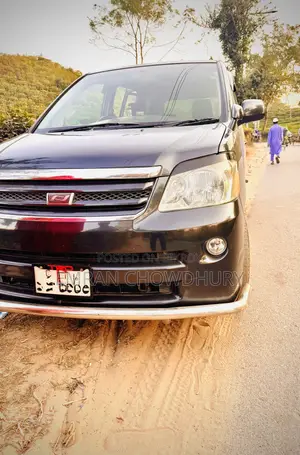 Toyota Noah 2002 Black