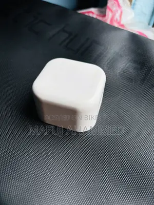 অ্যাপল ২০ ওয়াট ইউএসবি-সি পাওয়ার অ্যাডাপ্টার