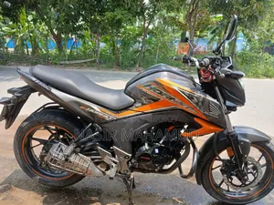 Honda Hornet 2018 Orange