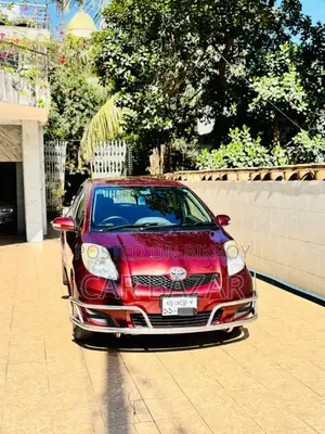 Toyota Vitz 2009 Maroon