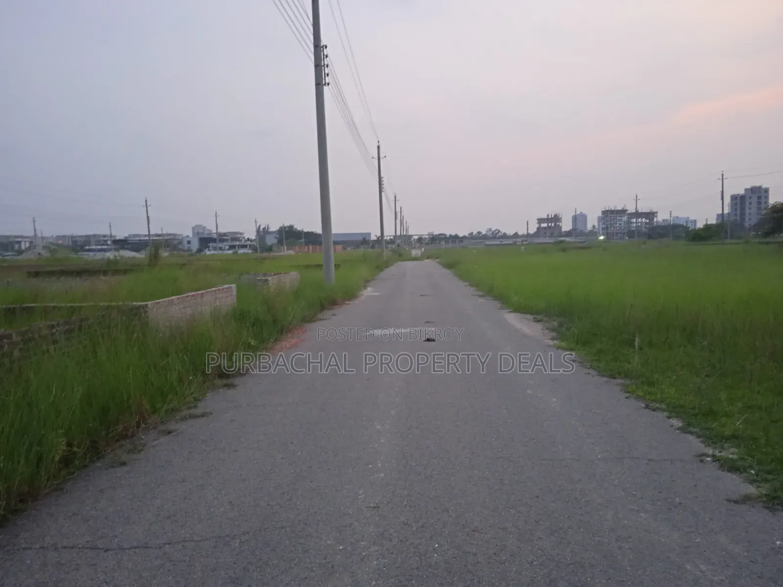 ব্লক এম, রোড উত্তরমুখী ৮ কাঠার প্রিমিয়াম প্লট বিক্রয়ের জন্য