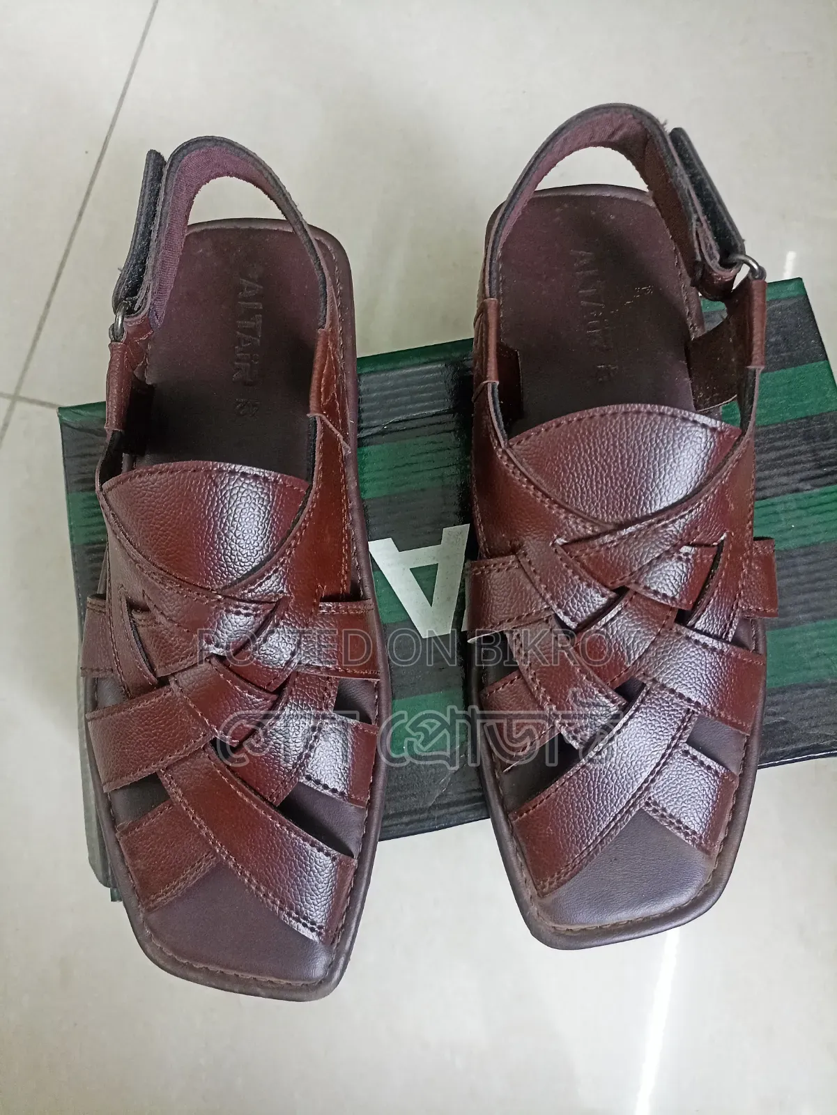 স্যান্ডেল লেদার